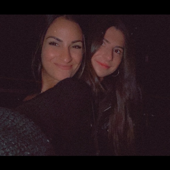 Meet your Posher, Brianna - Picture 1 of 3